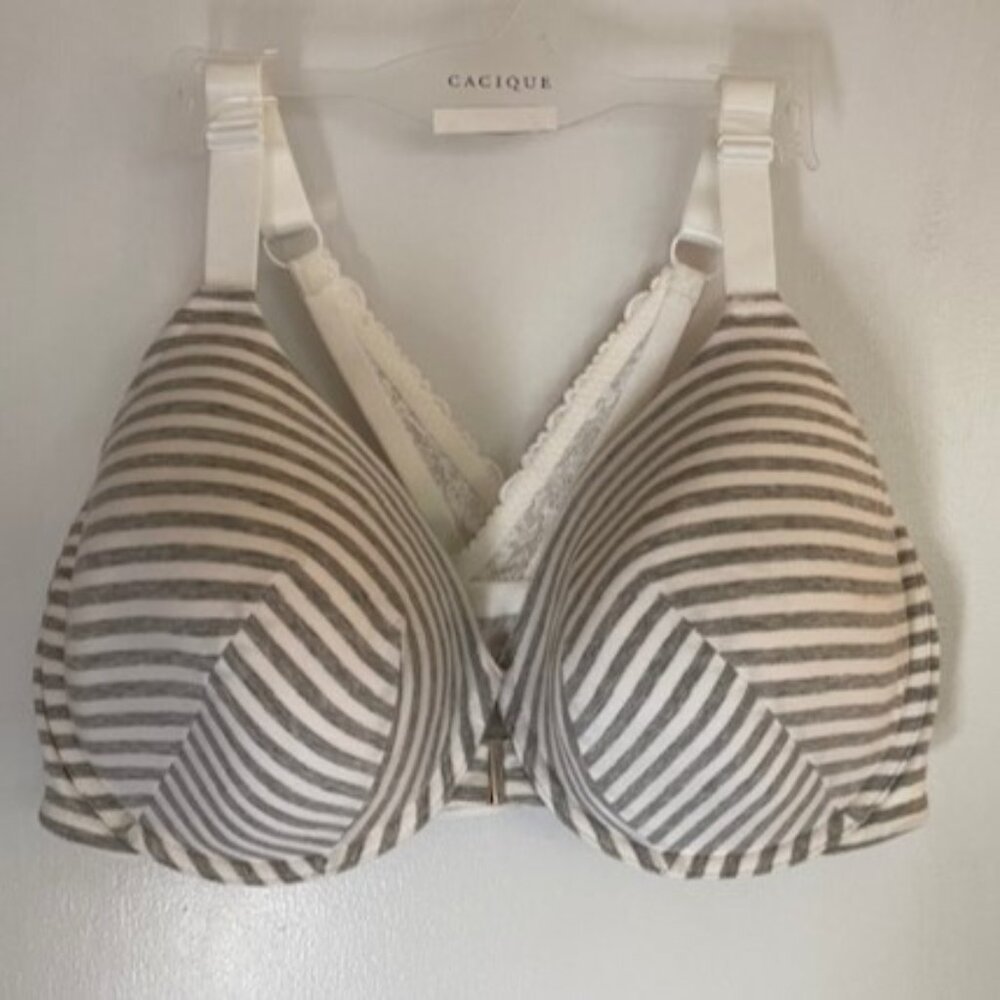 Cacique White & Grey Striped - Lace Criss Cross Back - Front Clasp - T-Shirt Bra